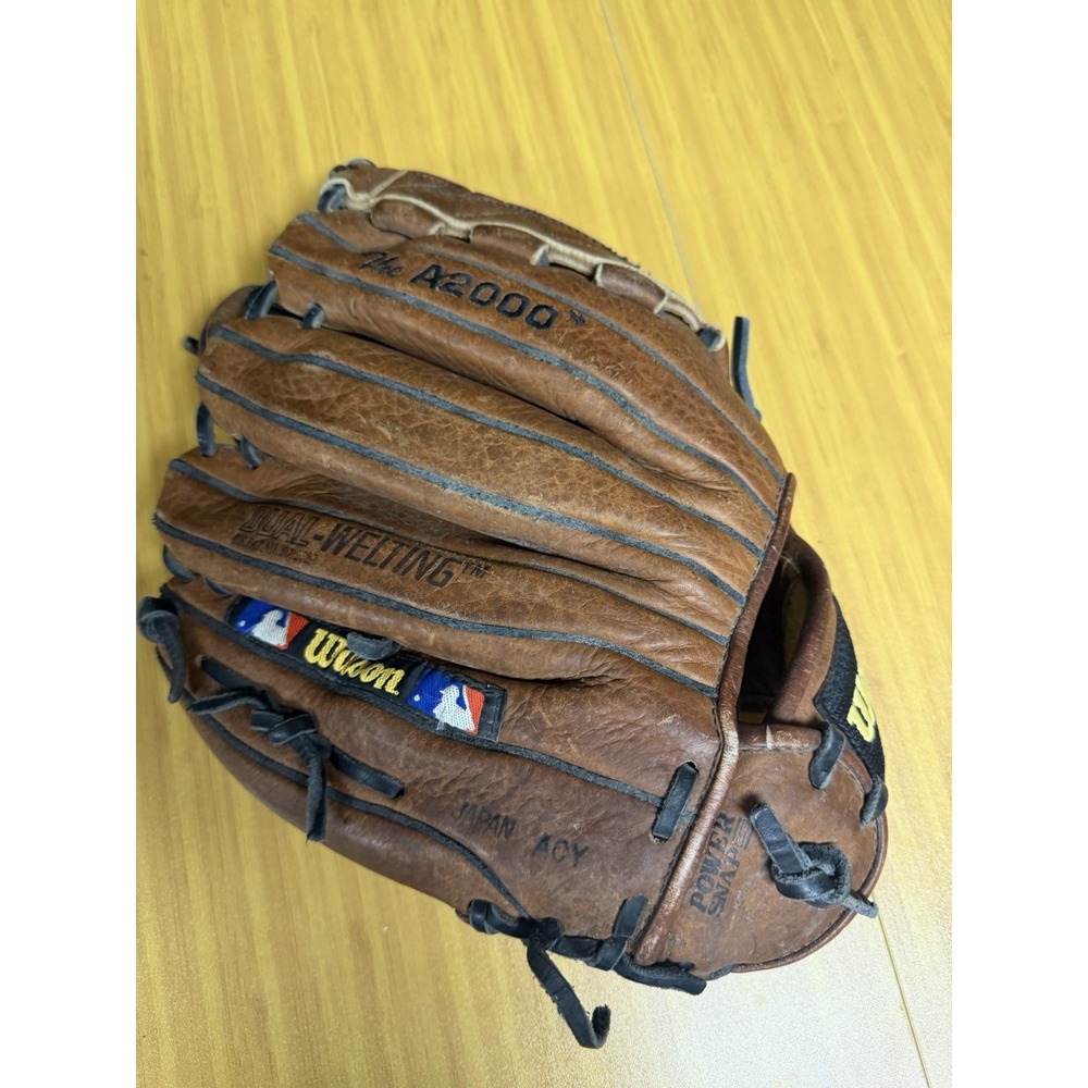 Wilson The A2000-ASO Pro Stock Classic Brown Right Hand Throw Baseball Glove